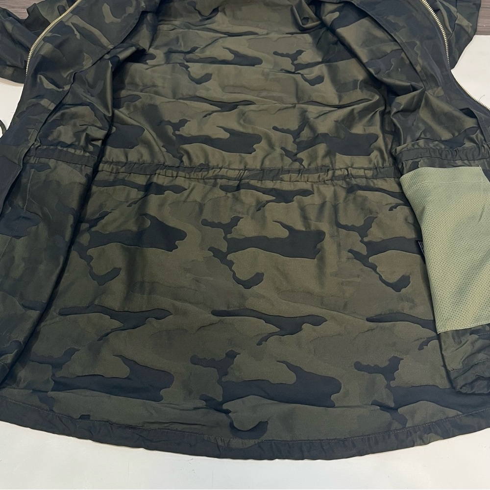 Chico's Zenergy Green Anorak Camo Embossed Full Zip Jacket With Hood Size 8/10 - Picture 11 of 16